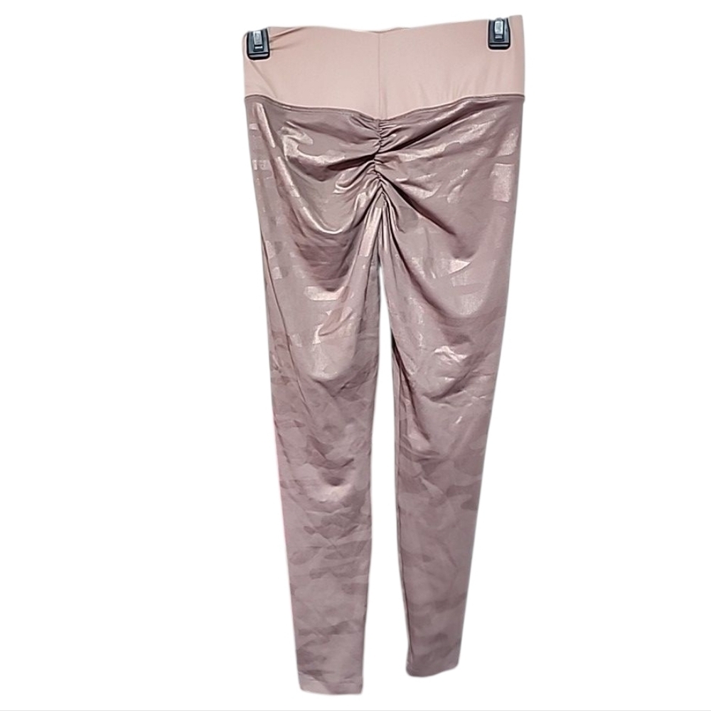 Cute Booty Lounge Metallic Scrunch Booty Leggings. Size Small